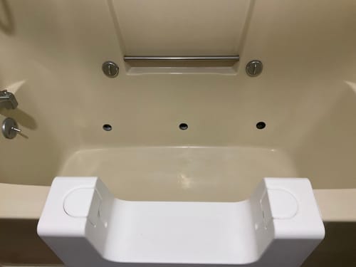 Deborah B. review of Level 2 Tub Repair Kit: Large Damage image 1 out of 2