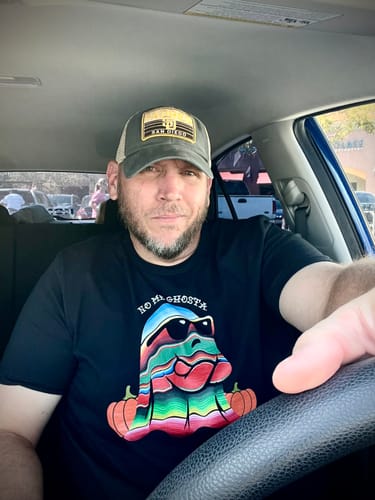 Customer photo review of Premium Bella Canvas No Me Ghosta Mexicano Halloween T-shirt