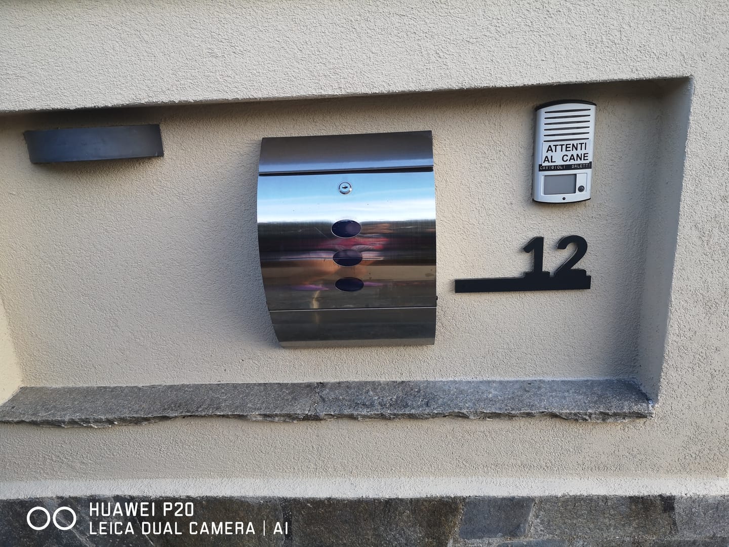 Customer photo review of Numero civico sagomato modello Line 01 Acrilico