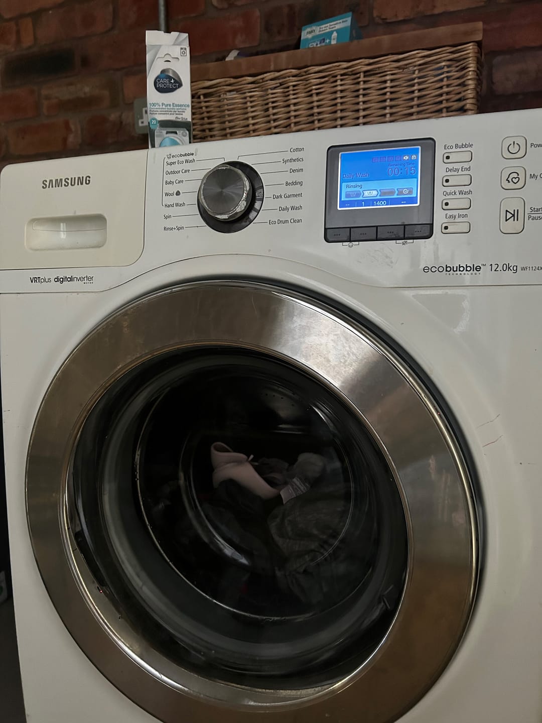 Customer photo review of Blue Wash Laundry Perfume In-Wash Scent Booster, Long Lasting Active Formula, 100ml/400ml, up to 20/80 washes