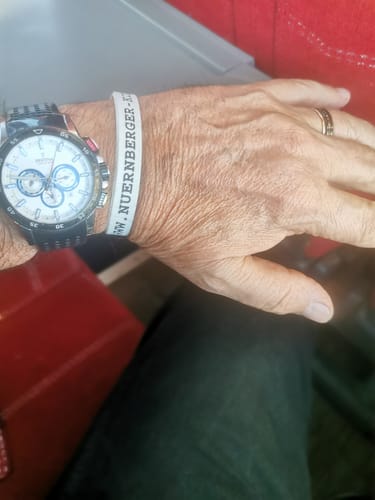 Customer photo review of SILIKON-ARMBAND (1 STK.) • NÜRNBERGER KODEX