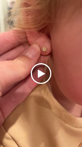 Customer video review of Tiny Daisies