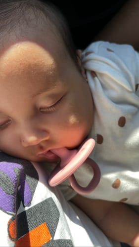 Customer photo review of Guardachupete + Chupete Rosa Nenina & Co