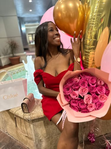 Customer photo review of Pink & Hot Pink Rose Bouquet