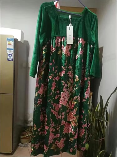 Customer photo review of Unique Green O-Neck Patchwork Print Silk Velour Long Dresses Bracelet Sleeve