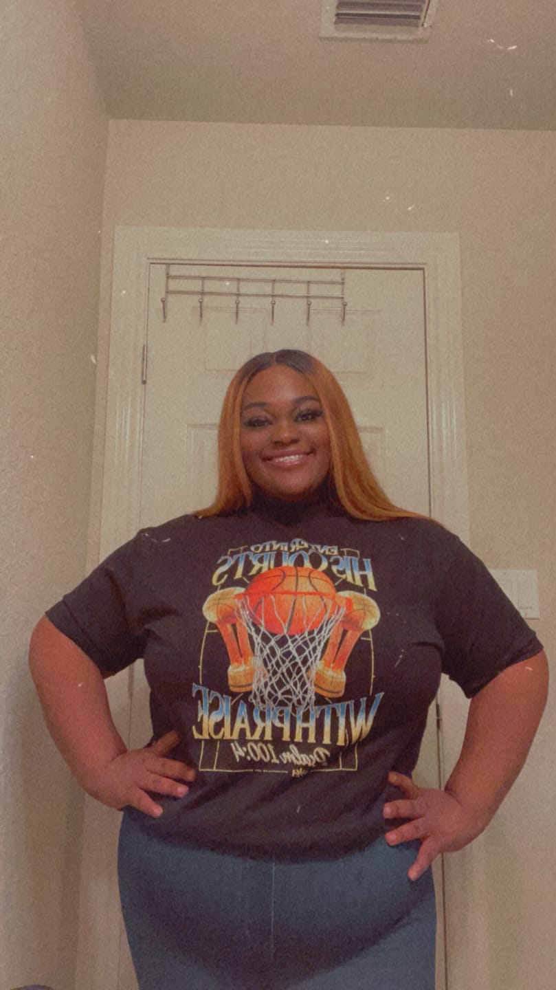 Customer photo review of Courts with Praise  - Premium Graphic Tee