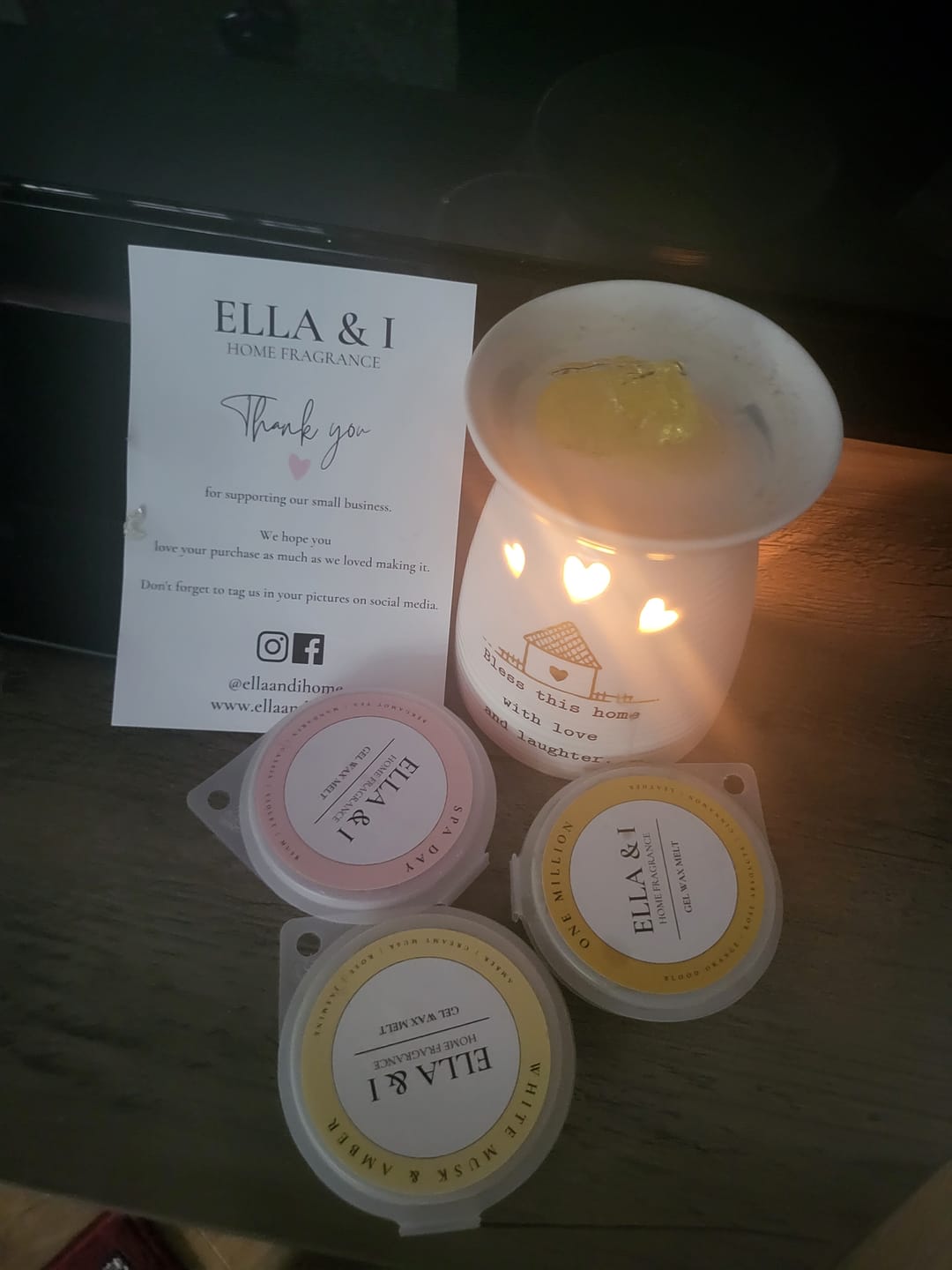Customer photo review of White Musk & Amber Gel Melt