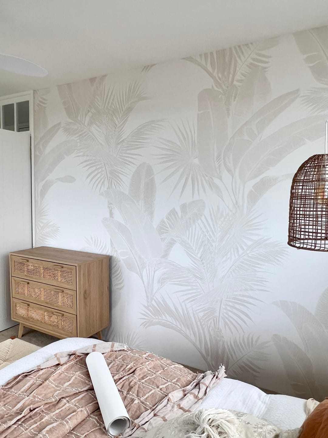 Customer photo review of Luxe Tropical in Sand Wallpaper