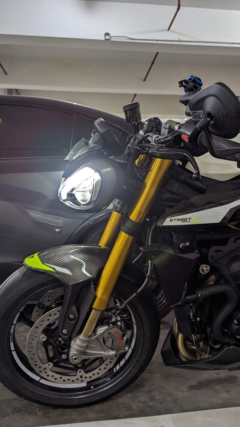 Customer photo review of Triumph Street Triple R/ RS / Moto2 Low Profile Plug & Play Turn Signal Kits – 2017-2024