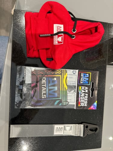 Customer photo review of Rogue Warehouse ShiftHoodie