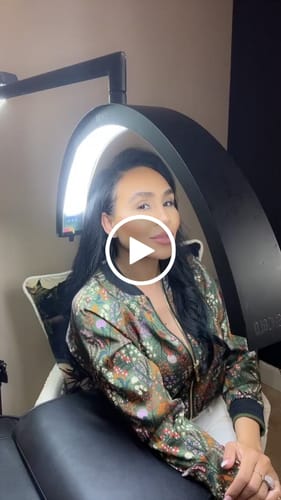 Customer video review of CosmoGlo Original Light Bundle + Phone Clip