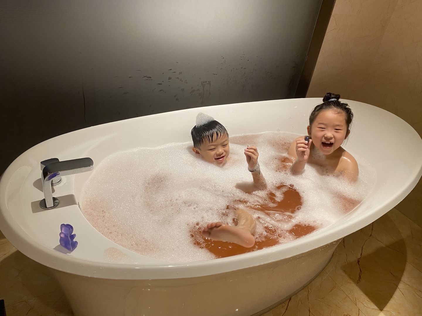 Customer photo review of Beary Sleepy Bubble Bath Dust