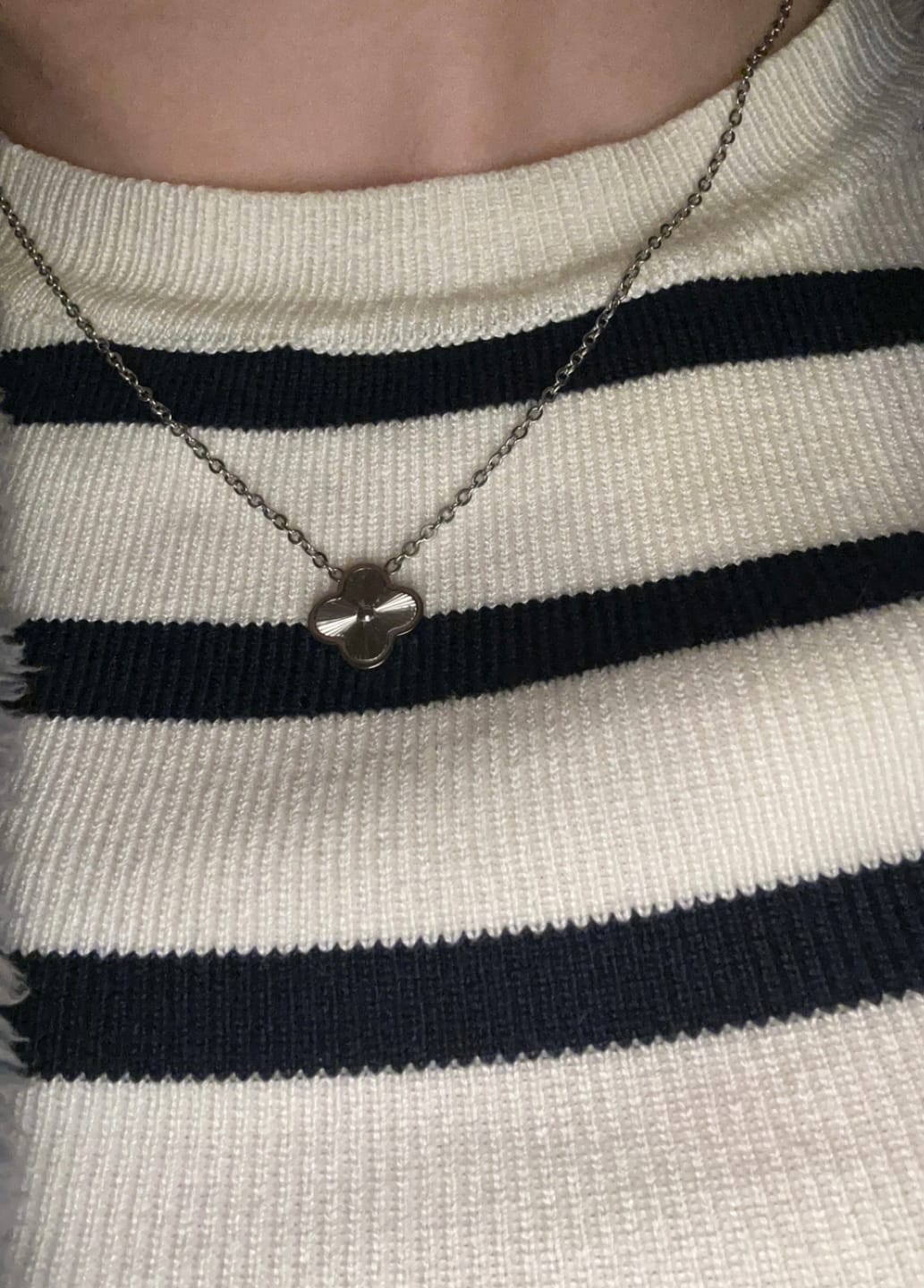 Customer photo review of Shine Clover Kette | 18K vergoldet
