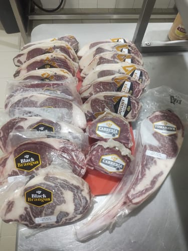 Customer photo review of Rib Eye Tomahawk Steak