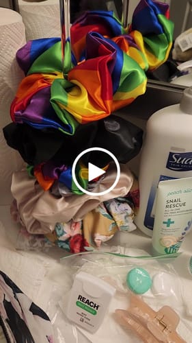 Customer video review of Scrunchie Holder