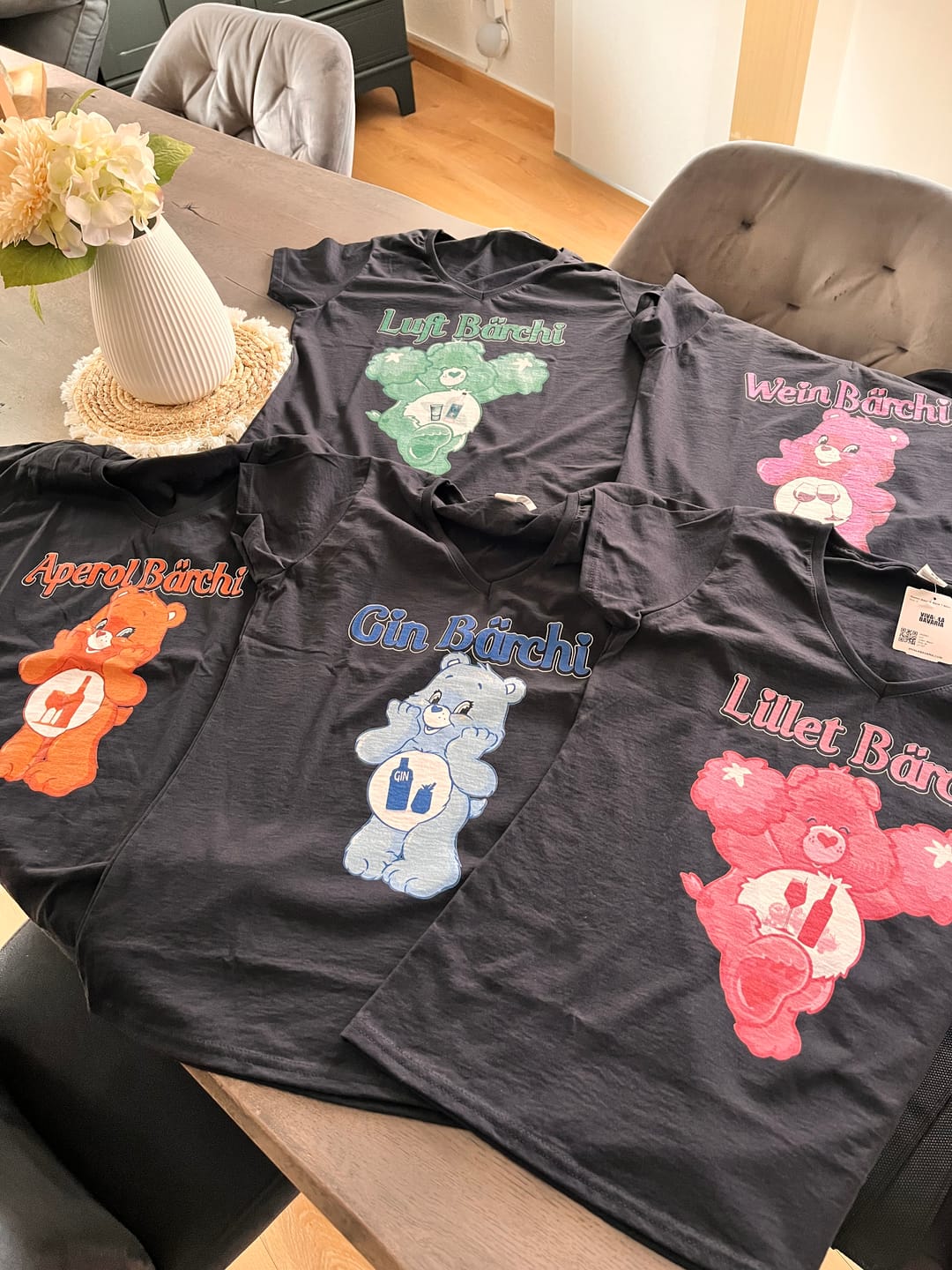 Customer photo review of Lillet Bärchi - Glücksbärchi - V-Neck Damenshirt
