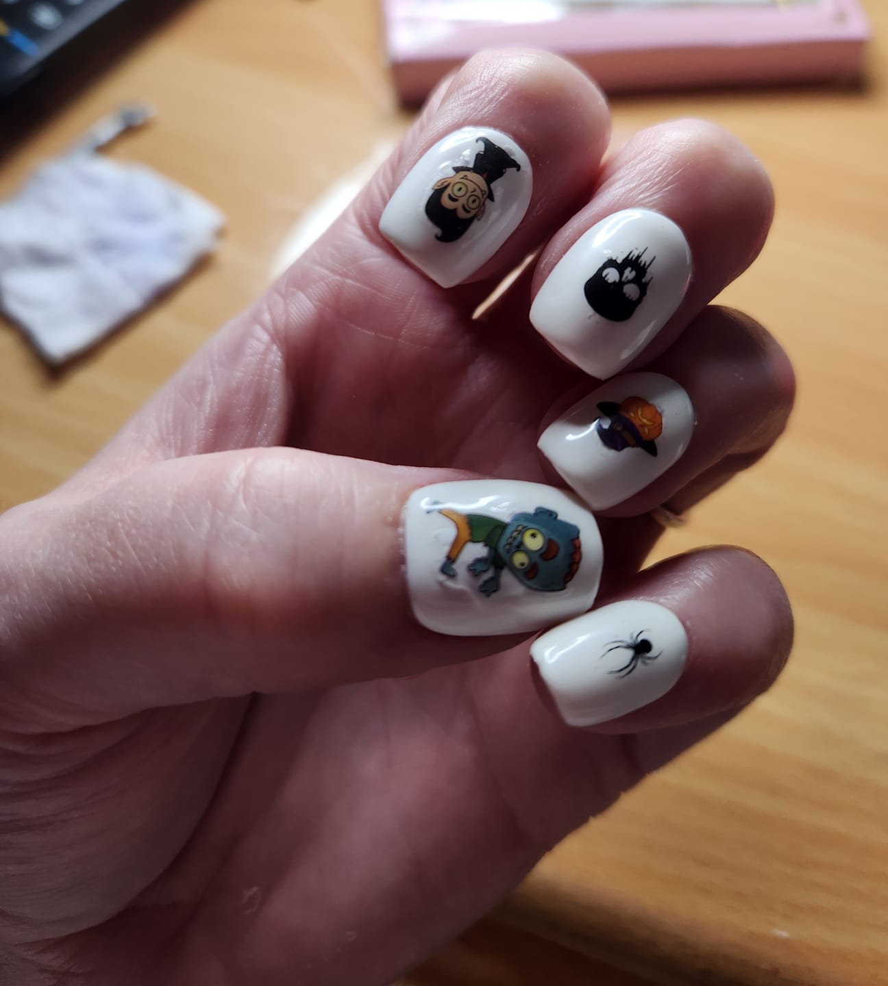 Customer photo review of Semilac UV Gel Polish Starter Set LOVE ME