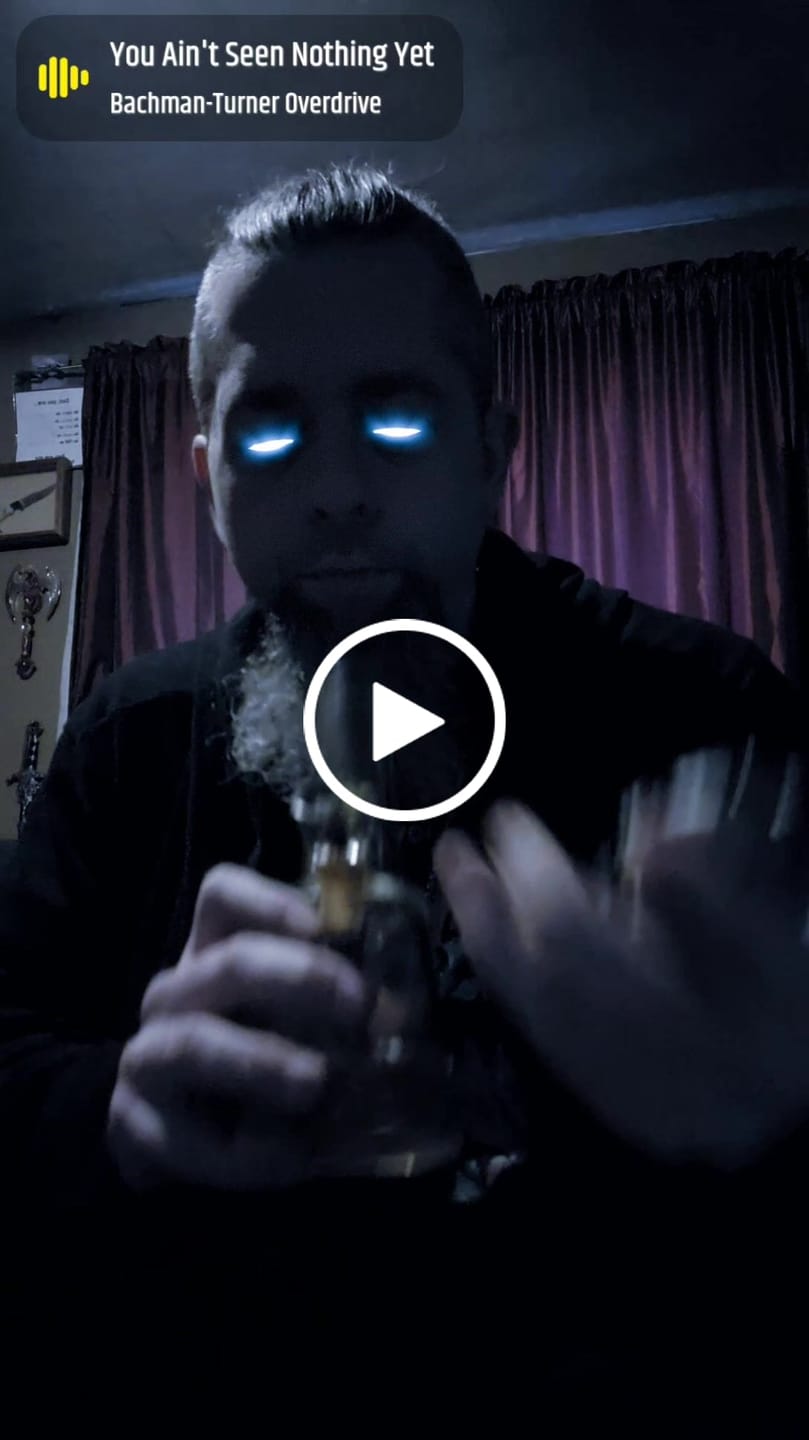 Customer video review of Summit Bong