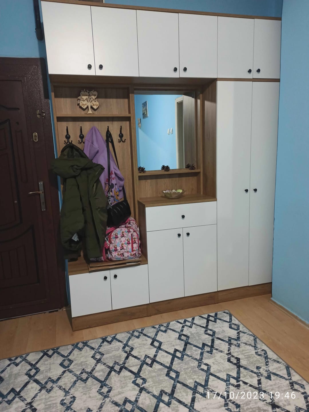 Customer photo review of Rani EA104 Portmanto Çekmeceli Aynalı Raflı Vestiyer Sepet Ceviz - Beyaz