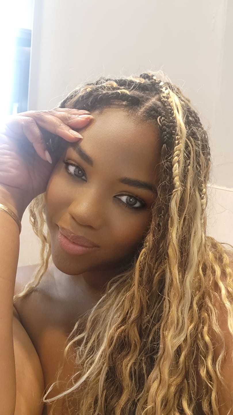 Customer photo review of #4/#27 Piano Color Deep Wave Bulk Hair Extensions for Braiding