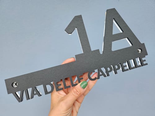 Customer photo review of Numero civico e testo sagomato modello Line 02 Acrilico