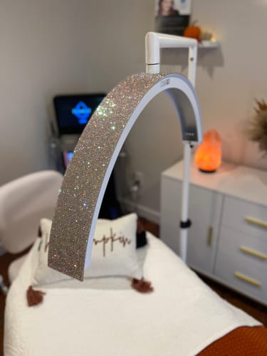 Customer photo review of CosmoGlo Original Light Bundle + Phone Clip