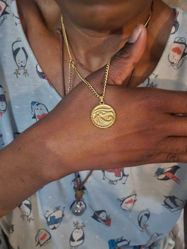 Customer photo review of Goodie Box | 3rd Eye Cropped Moto