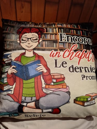 Customer photo review of La dévoreuse de livres - Coussin