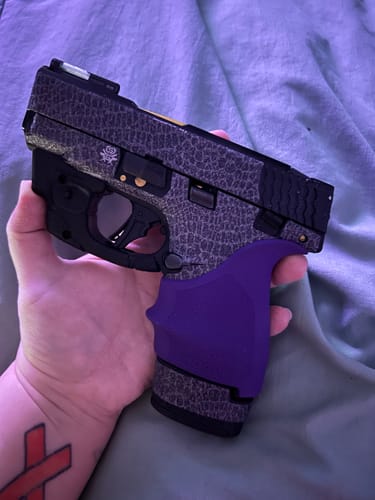 Customer photo review of Decal Grip for S&W M&P 9mm/.40 Shield - Reptilian