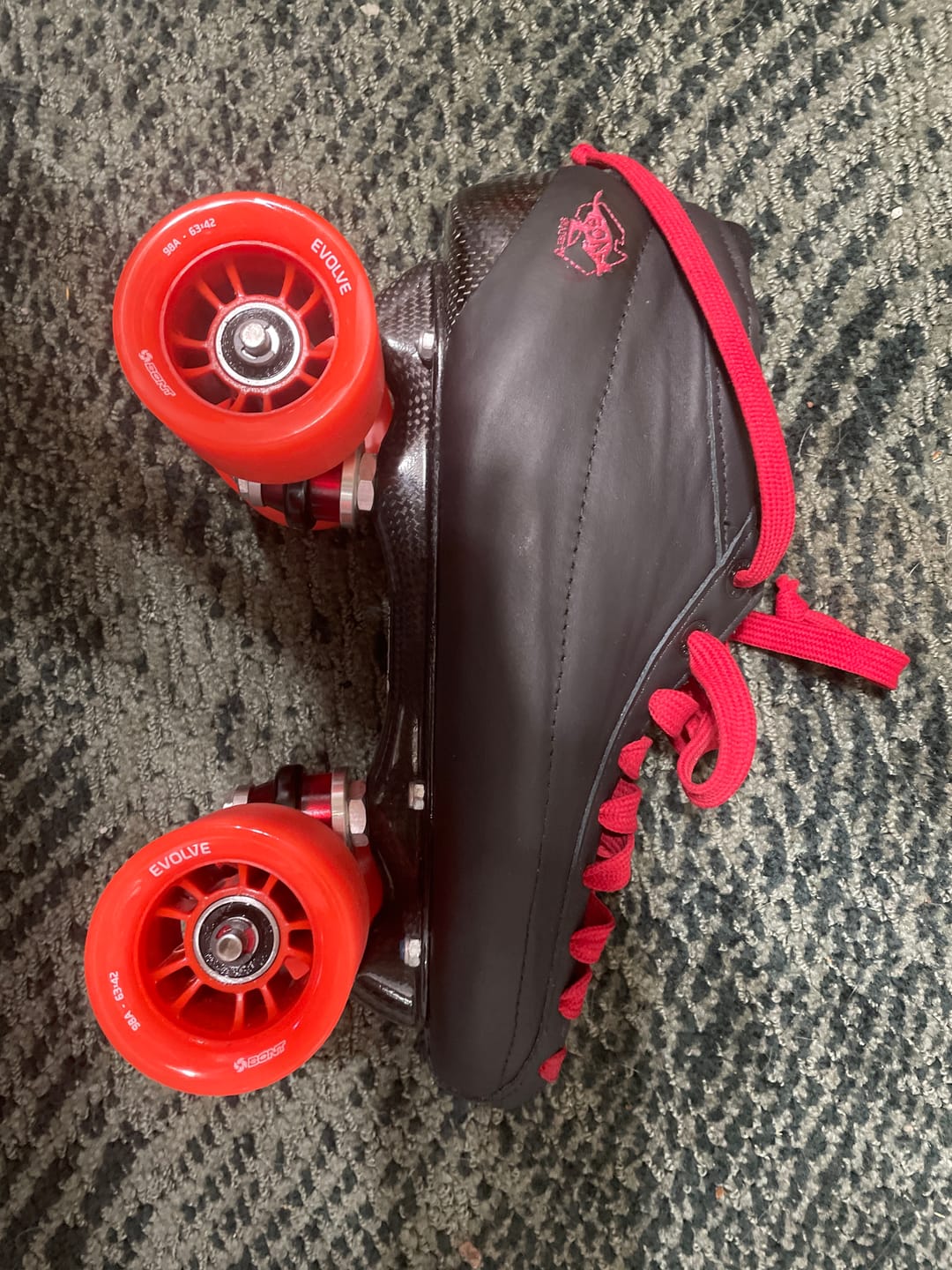 Customer photo review of Zeus Carbon NTS Speed Roller Skate Plates