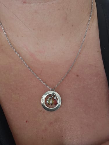 Customer photo review of Ogrlica: Circle Birthstone