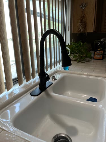Customer photo review of Pull-Down 3 Sprayers Kitchen Faucet Matte Black-1