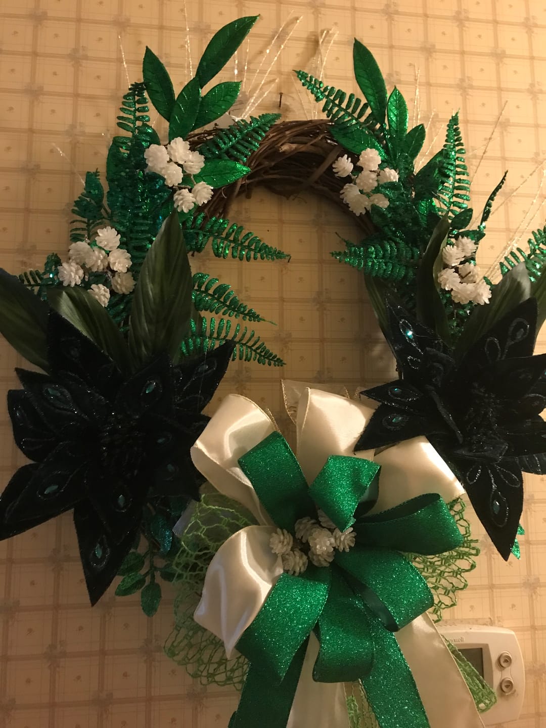 Customer photo review of 18" Round Grapevine Wreath - DECOE-038