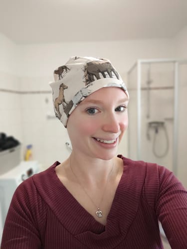 Customer photo review of Anpassbare OP Haube Pferdeweide