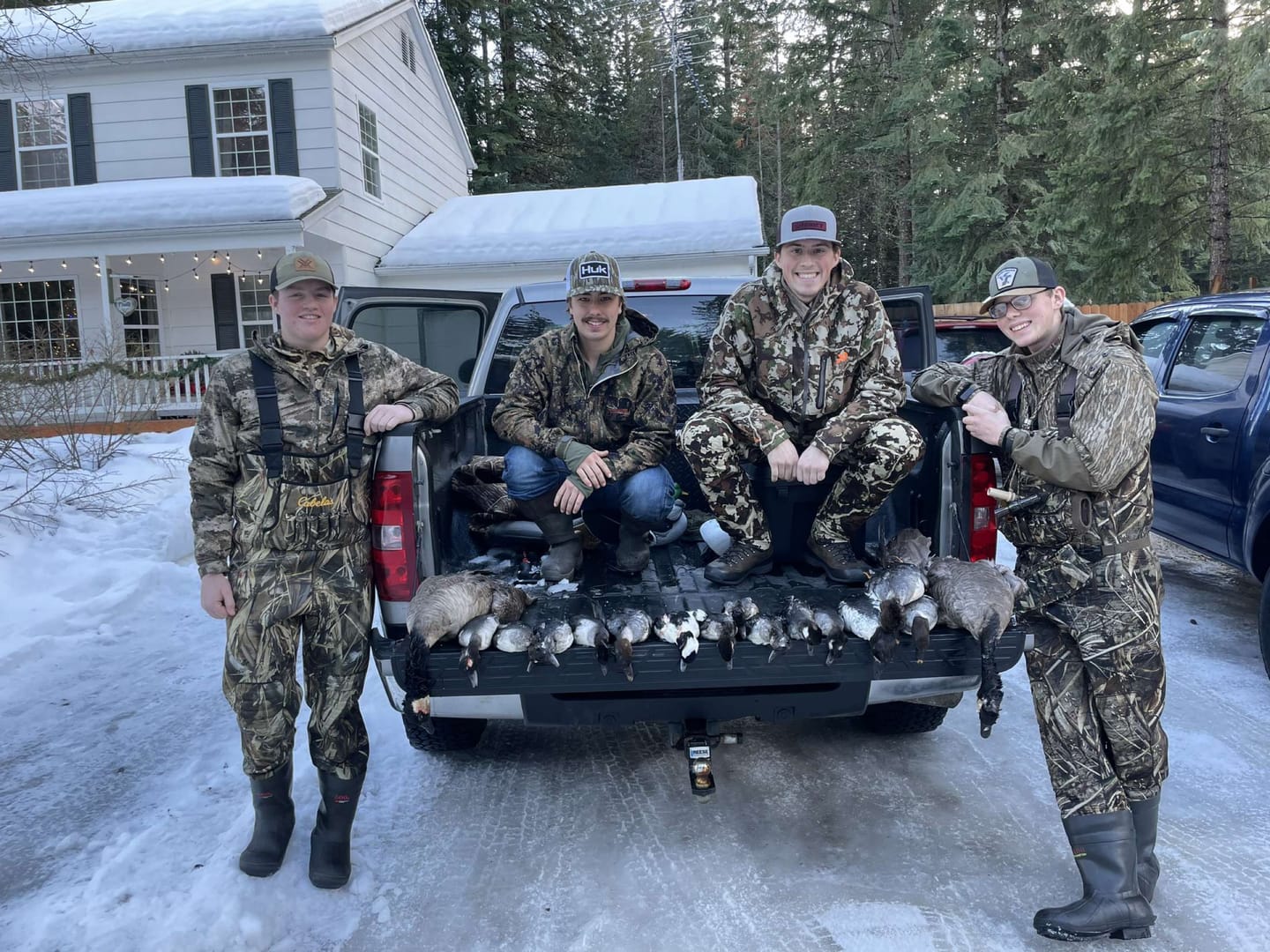 Customer photo review of TideWe Hunting Waders, 5mm Neoprene Chest Waders with 1400 Gram Insulation Rubber Boots