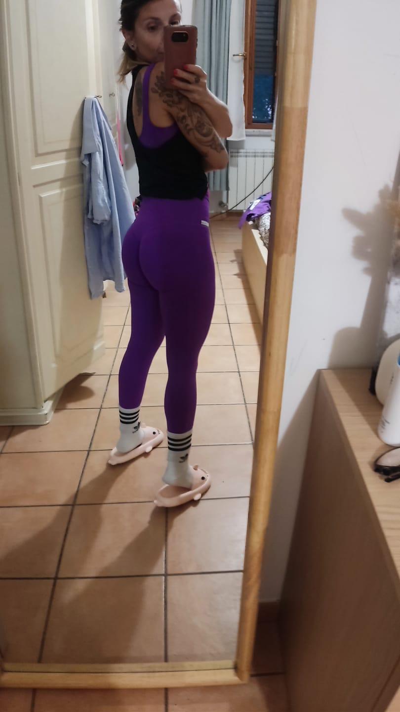 Customer photo review of Leggings All-Up Violet