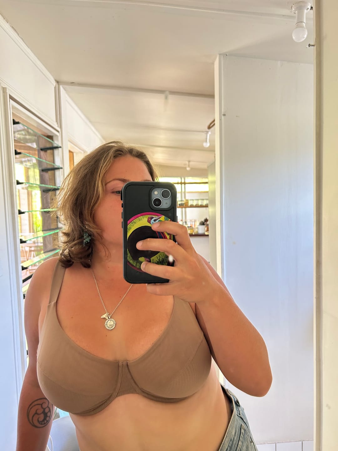 Customer photo review of BUSTY BASICS PLUNGE BRA - TOFFEE