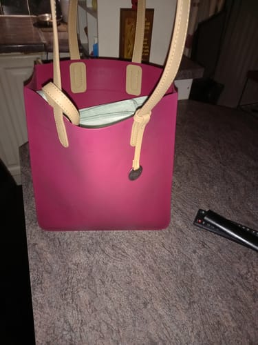 Customer photo review of City silicone tote bag - Berry