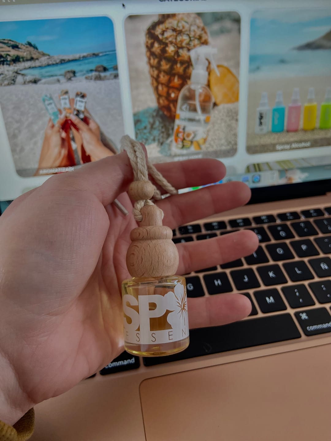 Customer photo review of Aromatizador de Auto Coco Lime