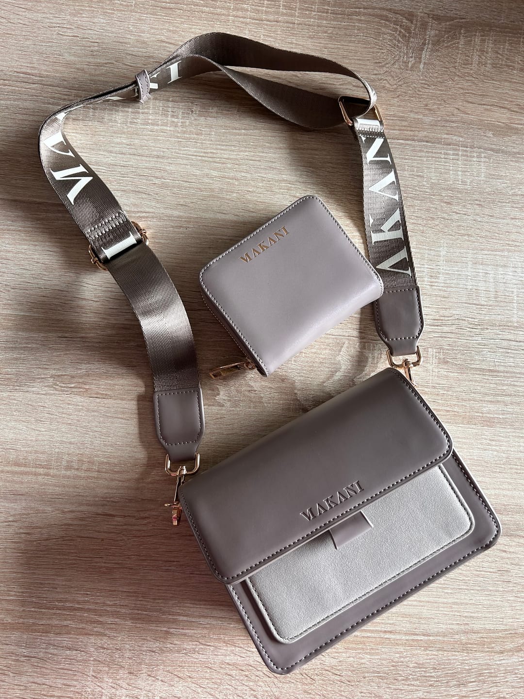 Customer photo review of VALDA - TAUPE