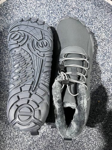 Customer photo review of Caspar Pro - Non-slip & Water-Resistant Winter Barefoot Shoe