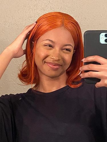 Customer photo review of Ginger Orange Wave Transparent Lace Frontal Lace Wig