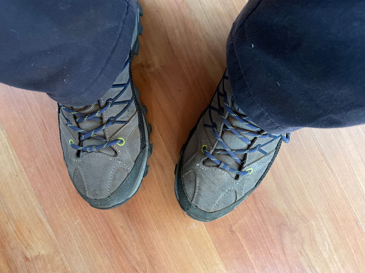 Customer photo review of Zapato Hombre  Rigel Mid 3Q12947