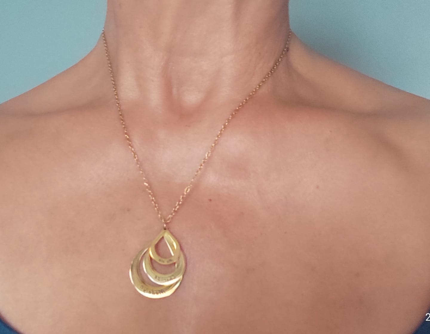 Customer photo review of Collier 3 gouttes d'eau à personnaliser