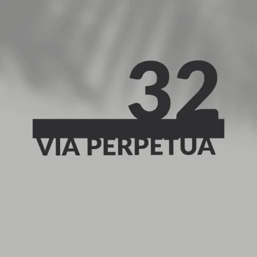 Customer photo review of Numero civico e testo sagomato modello Line 02 Acrilico