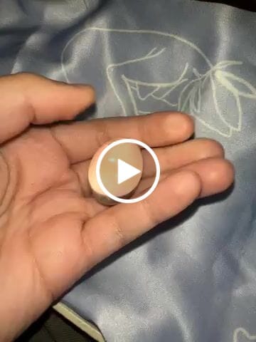 Customer video review of Cristal de Roche qualité AAA