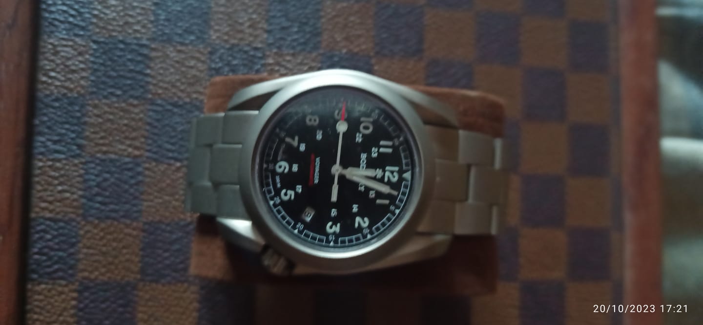 Customer photo review of 3-link Titanium Bracelet | 22mm lug width,Fits only for Voyager Watch