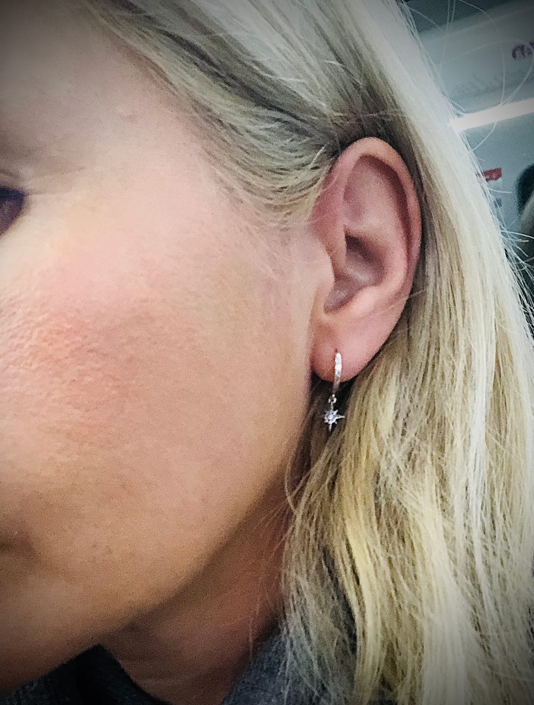 Customer photo review of Pendientes Universe