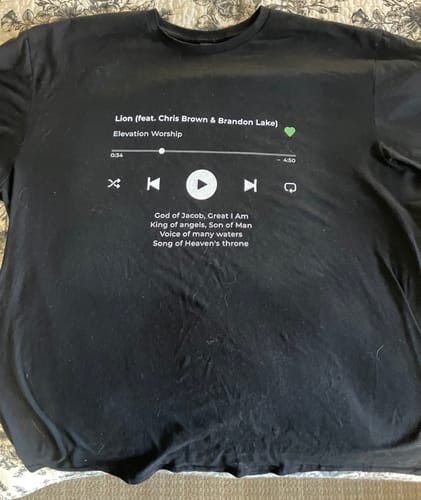 Customer photo review of Your Favorite Song T-Shirt Music Player