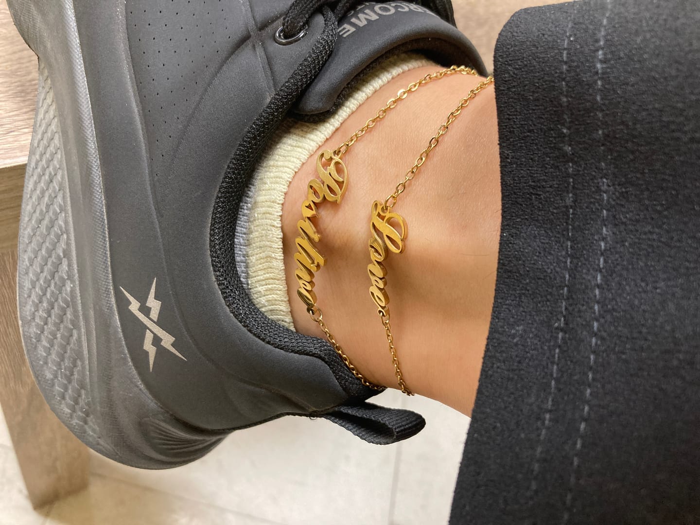 Customer photo review of Bracelet de cheville personnalisé avec prénom